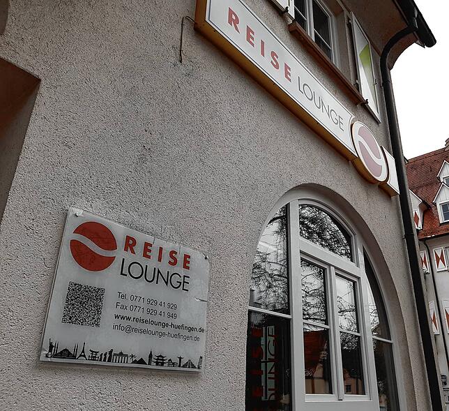 Blick von außen auf die Reiselounge im Stadtgebiet von Hüfingen.
