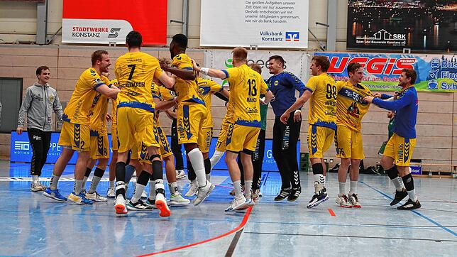 Im Hinspiel im November feierte die Mannschaft der HSG Konstanz einen 32:29-Sieg über die Wölfe Würzburg (im Bild). In diesem ...
