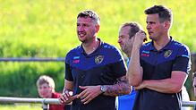 Das Trainerteam der SpVgg F.A.L., Sebastian Willibald, links, und Philip Schinn, mussten trotz gutem Start in die Partie eine ...