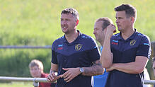 Das Trainerduo der SpVgg FA.L., Sebastian Willibald, links, und Philip Schinn,