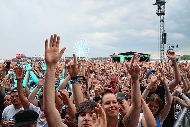 Bild 5: Marteria begeistert die Fans beim Southside