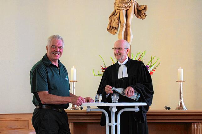 Über die Parallelen zwischen Wald und Kirch sprachen Förster Joachim Wingbermühle (links) und Pfarrer Rainer Stockburger.