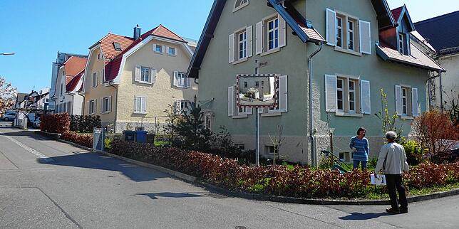 Das Ensemble am Beginn der Winkelstraße, drei renovierte Häuser, die den Charme der über 100 Jahre alten Gebäude erhalten haben.