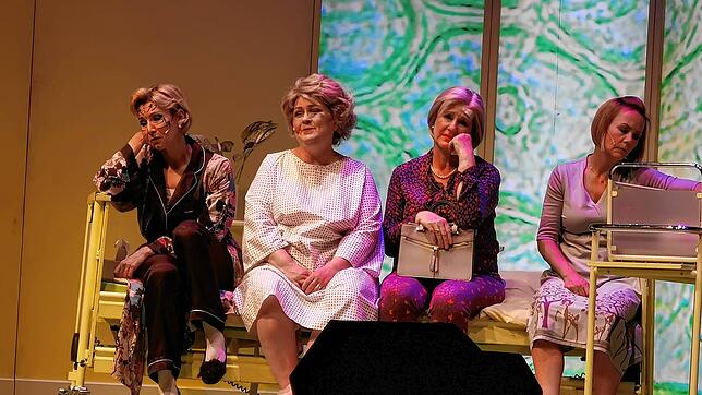 Altern ist nix für Weicheier, das zeigen Patricia Hodell, Iris Schumacher, Heike Jonca und Laura Leyh (von links) in der Singener ...