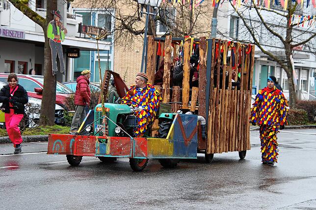 Bild 6: Fasnacht in Rielasingen: Schmotziger Fasnachtstag in bunten Bildern erleben