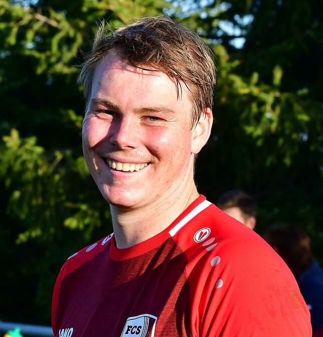 Manuel Walter (24) wohnt in Riedern am Wald, hat mit Fußball auch beim dortigen FSV begonnen, ging später zur SG Steina-Schlüchttal. Als ...