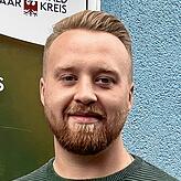 Andre Mayer kommt extra schon eine Stunde vor Zulassungsbeginn in die Landratsamtsaußenstelle in Donaueschingen.