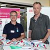 An einer Infoveranstaltung zum Ausbau der Hochrheinbahn in der Stadthalle von Waldshut war das Interesse groß, hier am Stand von DB ...