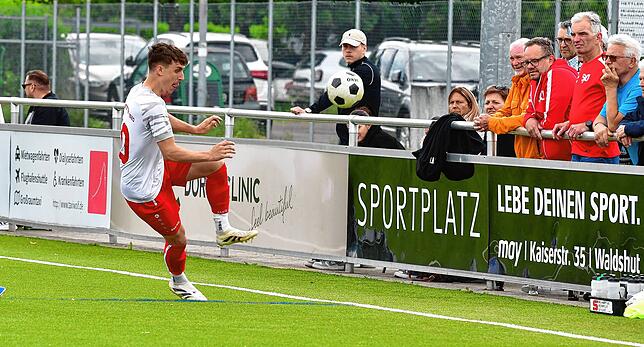Bild 7: SV Jestetten siegt spät mit 2:1 beim VfB Waldshut – und wir haben Fotos!