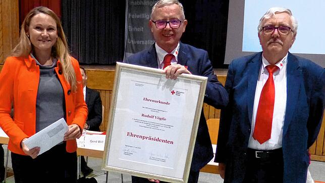 Die Erste Landesbeamtin Claudia Wiese (von links) ist neue Präsidentin. Rolf Vögtle trat ab und wurde zum Ehrenpräsidenten ernannt. ...