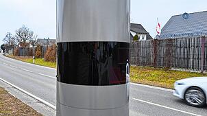 Über den Landkreis sind viele Blitzer verteilt. Dieser hier steht in Tettnang-Walchesreute.
