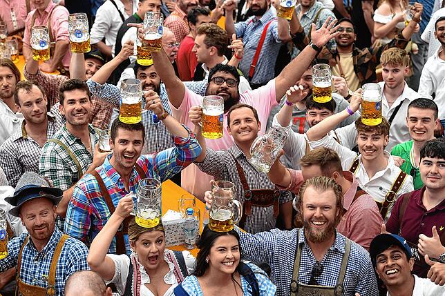 Bild 13: „O‘zapft is“ – 190. Münchner Oktoberfest gestartet