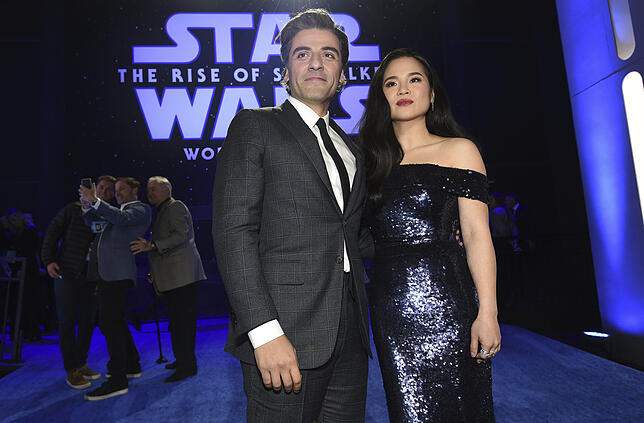 Oscar Isaac und Kelly Marie Tran bei der Premiere von „Star Wars: Der Aufstieg Skywalkers“ in Los Angeles.