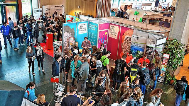 Das Corona-Virus und seine Auswirkungen: Die Singener Kultur und Tourismus Singen (KTS) prüft noch, ob die Job Days Anfang April in der ...