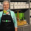 Christiane Ebert verbringt derzeit viel Zeit damit, Lieferungen zu stornieren.