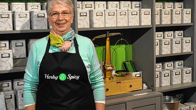 Christiane Ebert verbringt derzeit viel Zeit damit, Lieferungen zu stornieren.
