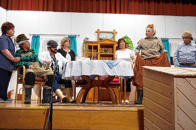 Bild 14: Die Premiere von „Der ledige Bauplatz“ – Ein vergnüglicher Theaterabend in Tiengen