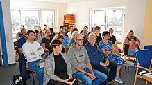 Zahlreiche Zuhörer verfolgten die Vorstellung eines Alternativvorschlages für den Kindergarten Hottingen im Rickenbacher Gemeinderat.