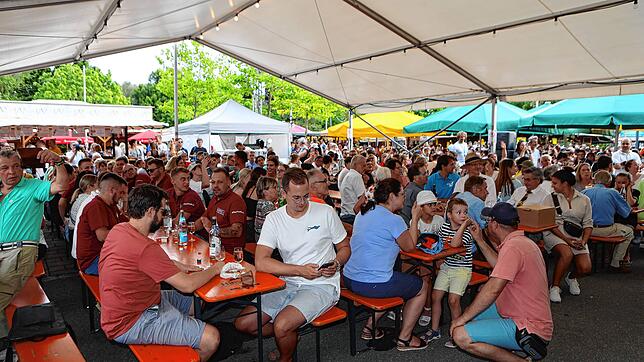 Bild 2: Das Wein- und Fischerfest 2022 ist gestartet. Hier sind die Bilder des ersten Abends