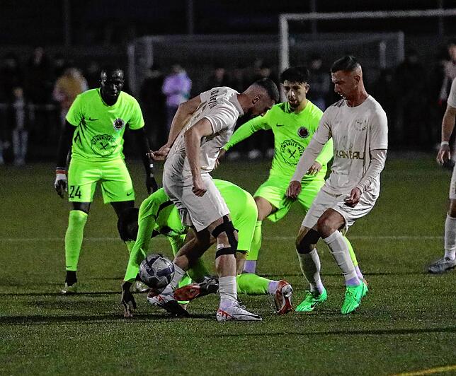 Bild 20: Unsere große Bildergalerie vom Landesliga-Spitzenspiel zwischen dem ESV Südstern und dem TSV Singen