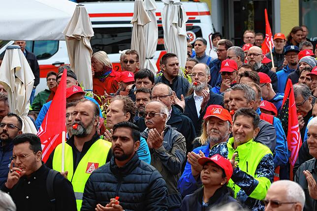 Bild 19: ZF Friedrichshafen: Bilder vom Protestmarsch gegen den Stellenabbau