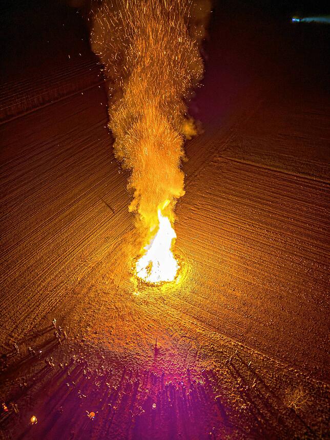 Das Funkenfeuer in Owingen &ndash; von oben fotografiert.