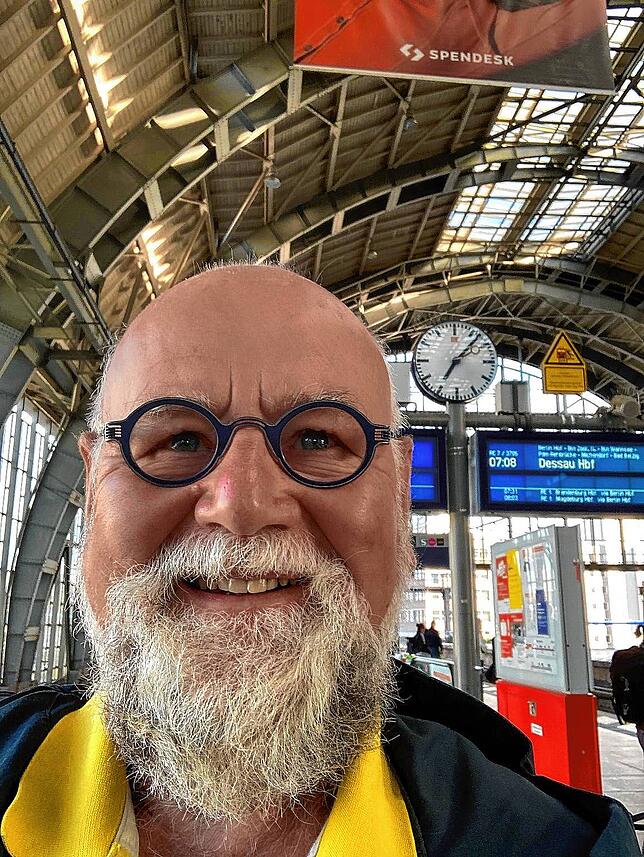 Weiter zum Bahnhof Berlin Alexanderplatz. Abfahrt um 7.08 Uhr nach Roßlau an der Elbe.