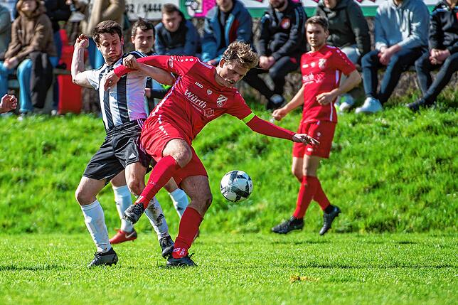Bild 19: Spvgg. Wutöschingen gewinnt beim FC Grießen mit 3:1 &ndash; und wir haben Bilder!