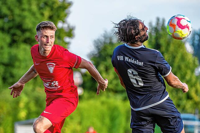 Bild 9: VfB Waldshut verliert gegen den SV RW Ballrechten-Dottingen mit 1:3 &ndash; wir haben Bilder!