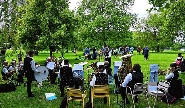Die Bötzberg Musikanten sorgten beim Frühschoppen für Stimmung.