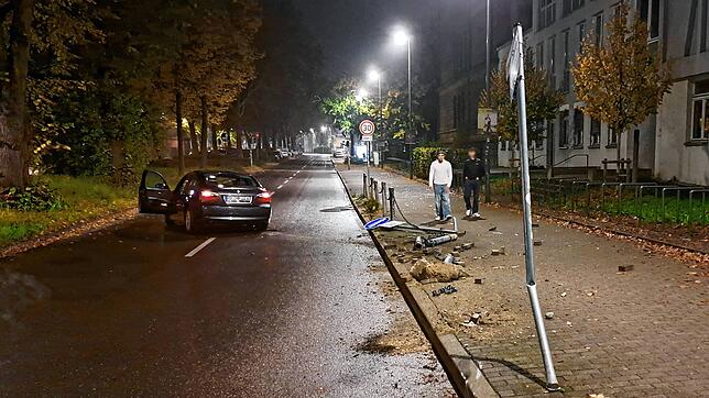 Auf der Laube hat es in der Nacht auf Sonntag, 20. Oktober, auf Höhe des Humboldt-Gymnasiums gekracht.