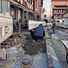In der Marktstraße haben nun die Pflastersanierungsarbeiten für den unteren und den mittleren Bereich begonnen. Für Passanten und ...