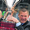 Trainer mit Pokal: Niklas Sundblad (rechts) wurde 2014 mit Ingolstadt Deutscher Meister. Künftig steht er bei den Wild Wings als ...