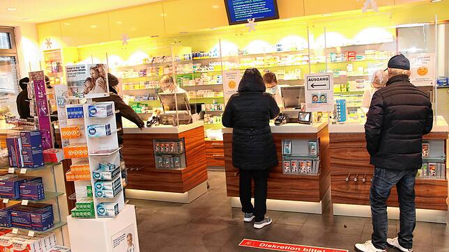 Den ganzen Tag über hatten die Apotheken in Bad Säckingen &ndash; wie hier die Bergsee-Apotheke &ndash; alle Hände voll zu tun, um der ...