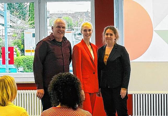 Über die Förderung begabter Kinder informierten (von links): Helmut Berninger vom Hochbegabtenzug des Ravensburger Spohn-Gymnasium, ...