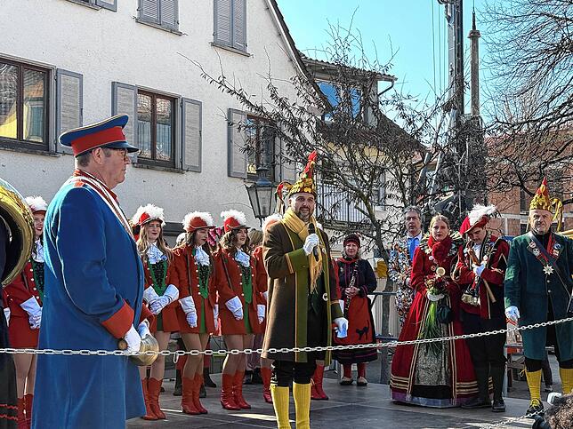 Bild 23: Narren ziehen von der Messe zum Fasnetsmarkt