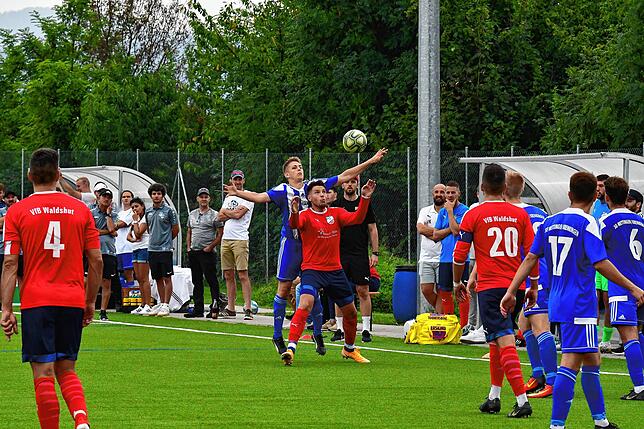 Bild 13: VfB Waldshut sichert in der Nachspielzeit das 2:2 gegen Aufsteiger SG Mettingen/Krenkingen &ndash; und wir haben Bilder!