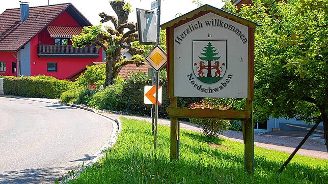 Herzlich willkommen in Nordschwaben &ndash; das gilt nicht für den Waldkindergarten. Der Ortschaftsrat kritisiert das Vorgehen und das ...