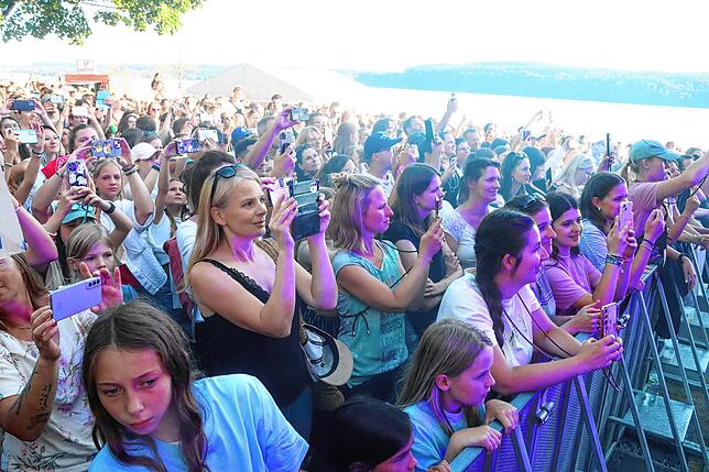 Bild 28: Sophia begeistert 1500 Fans im Uferpark