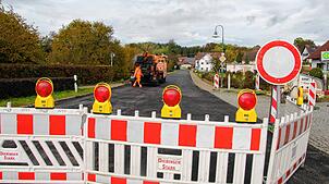 Saniert wird derzeit die Landesstraße zwischen Rohrdorf, wo dieses Bild entstand, und Kreenheinstetten.