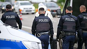 Die verstärkten Grenzkontrollen betreffen Reisende und Pendler. (Archivbild)