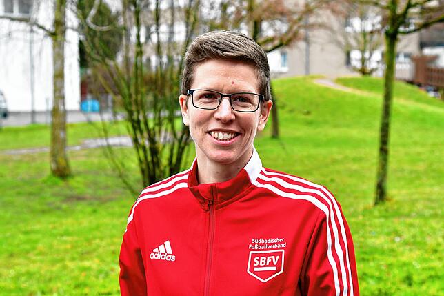 Katharina Keßler (34) aus Kleinkems ist Bundespolizistin und dort seit 2018 für Presse- und Öffentlichkeitsarbeit zuständig. Fußball ...