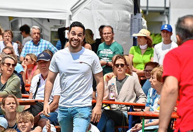Bild 11: Bilder vom Hafenfest-Sonntag mit Turn-Show, Bürgermeister-Mutprobe und Flohmarkt (1)