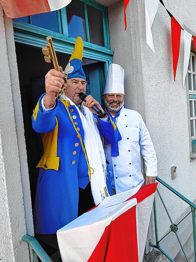 Bild 8: Bilder vom Rathaussturm in Liggeringen
