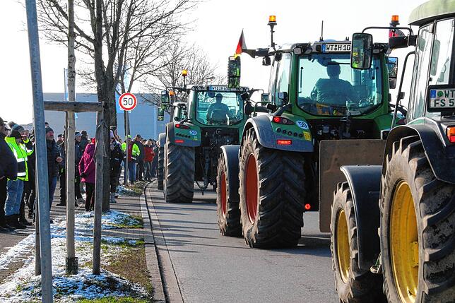 Bild 23: Korso mit 450 Fahrzeugen und Abschlusskundgebung &ndash; Das sind die Bilder