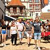 Mit kurzen Hosen und Sonnenbrille lag man beim Verkaufssonntag genau richtig.