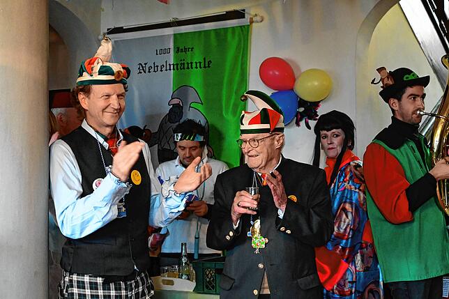 Bild 19: Das Nebelmännle ist da! Bilder vom närrischen Treiben in Schloss Bodman
