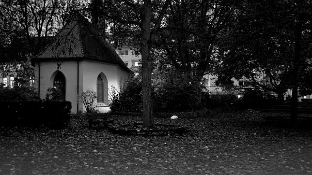 Wen hat der Nachtwächter wirklich gesehen, als er auf dem Schottenfriedhof (heutiger Schulhof des Alexander-von-Humboldt-Gymnasiums) ...