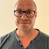 Lars Scheider ist Vorstandsmitglied des Gesamtelternbeirats Friedrichshafen und hat für eine unbefristete Maskenpflicht kein Verständnis.