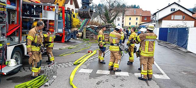 Bild 16: Großeinsatz beim Brand in Dettighofen – das sind Bilder